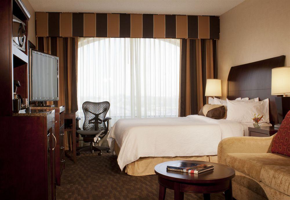 Embassy Suites By Hilton Dallas Near The Galleria Exteriér fotografie
