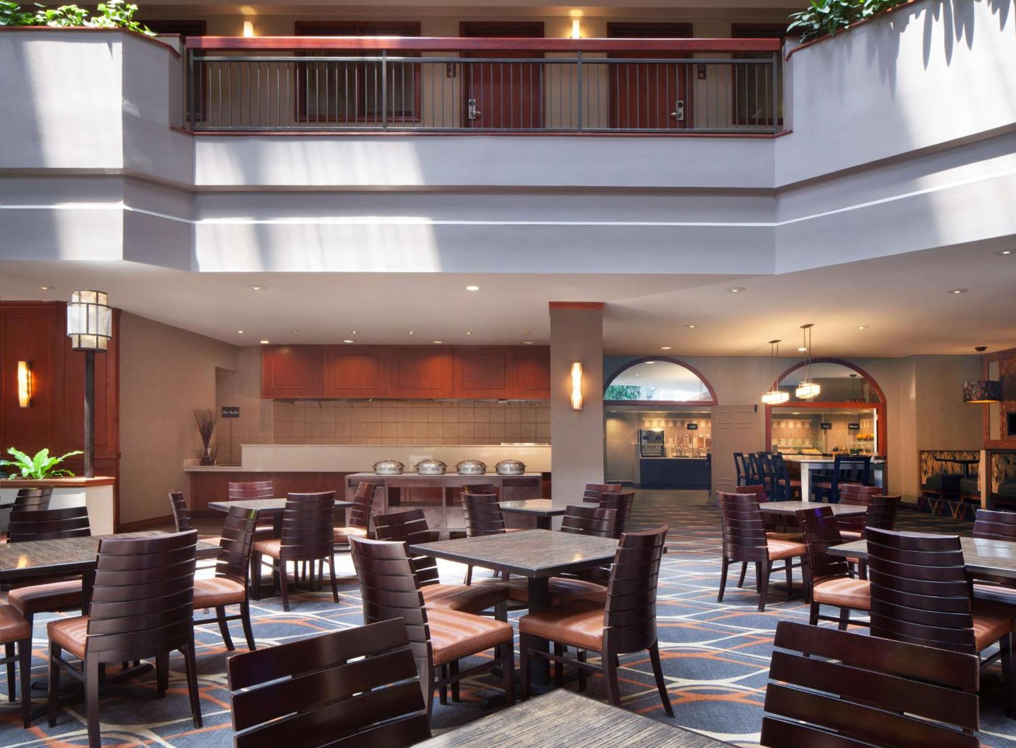 Embassy Suites By Hilton Dallas Near The Galleria Exteriér fotografie