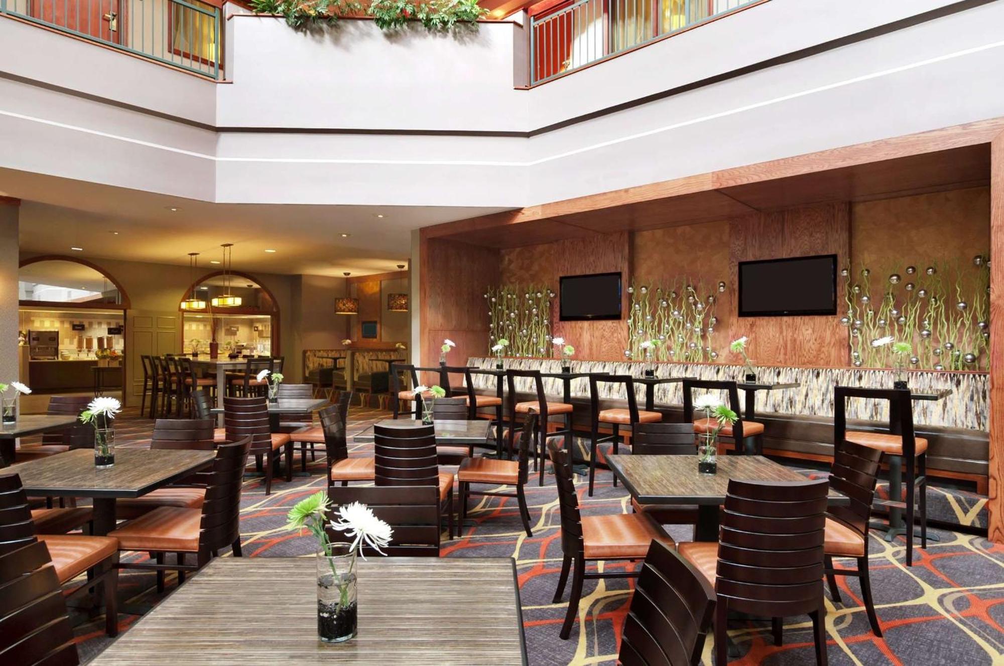 Embassy Suites By Hilton Dallas Near The Galleria Exteriér fotografie