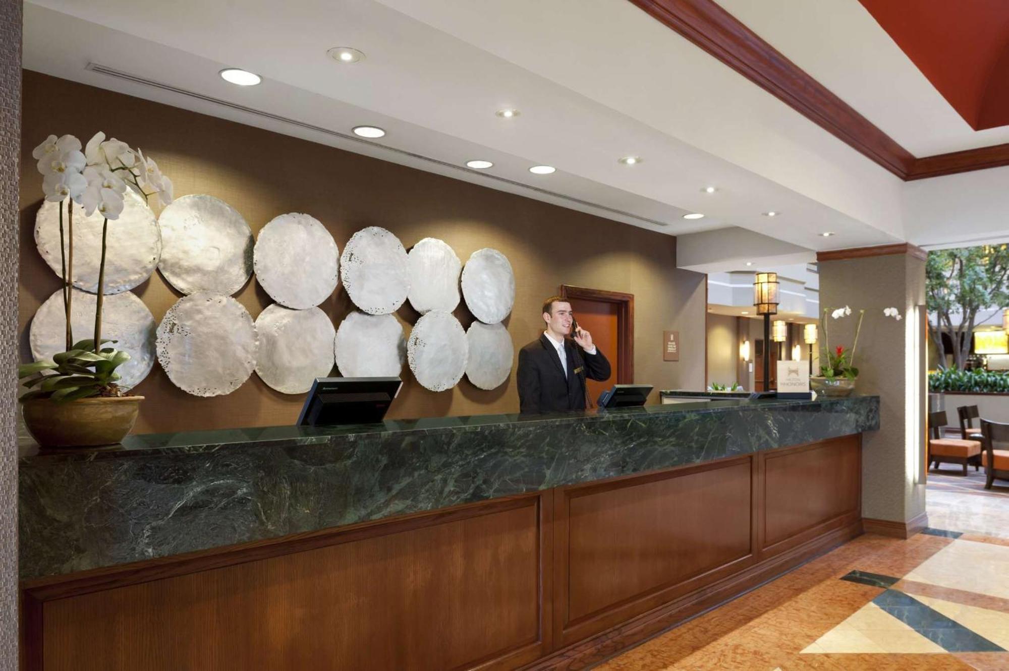 Embassy Suites By Hilton Dallas Near The Galleria Exteriér fotografie