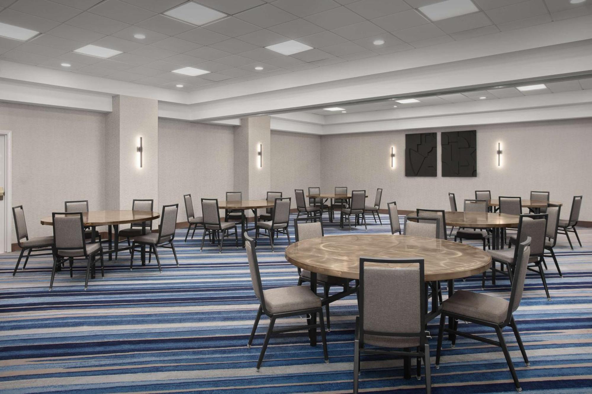 Embassy Suites By Hilton Dallas Near The Galleria Exteriér fotografie
