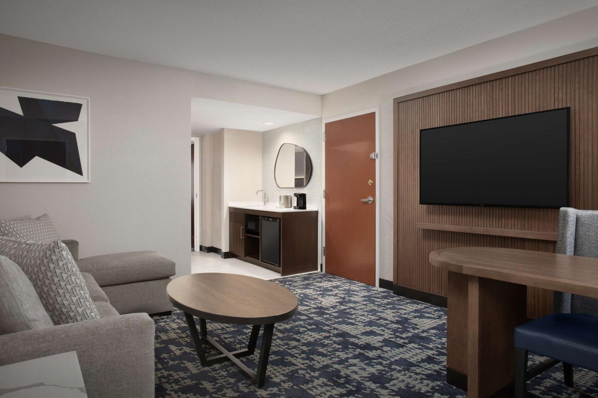 Embassy Suites By Hilton Dallas Near The Galleria Exteriér fotografie