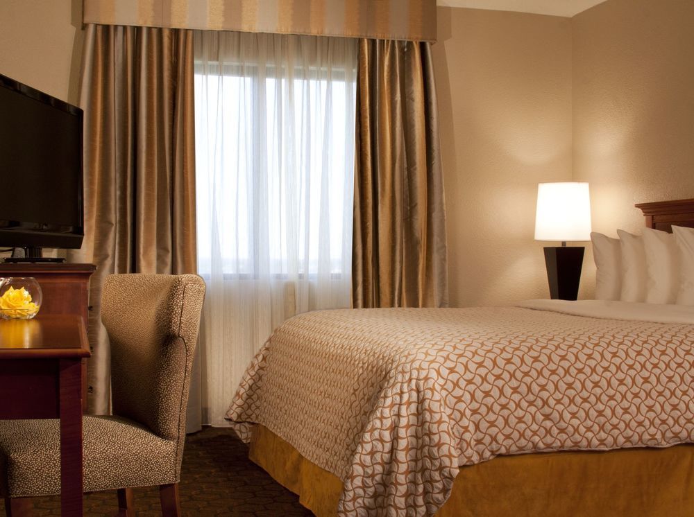 Embassy Suites By Hilton Dallas Near The Galleria Pokoj fotografie